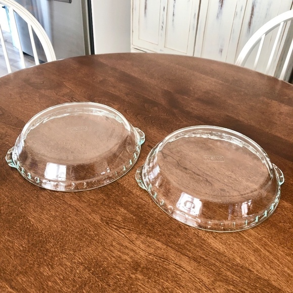 Pyrex, Clear Glass, Scalloped Edge, Pie Plates, Handles, Green Tint, Set of 2 - Picture 6 of 13